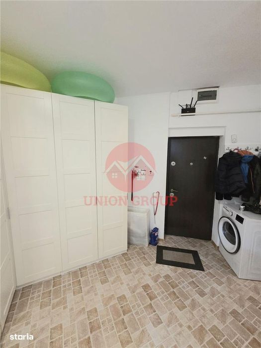 Apartament Spatios, 3 Camere, Decomandat, Demisol, Zona Primo