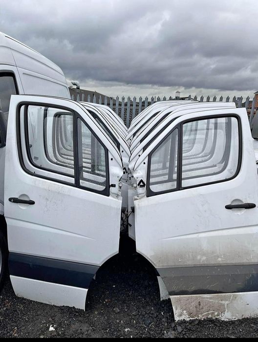 Двери на mercedes sprinter w906