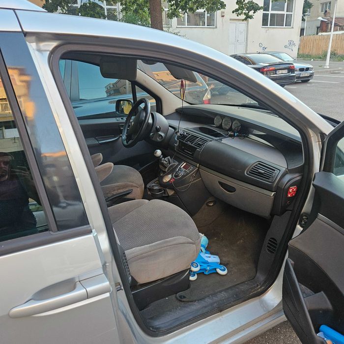 Peugeot 807,7 locuri ,2.0 HDI