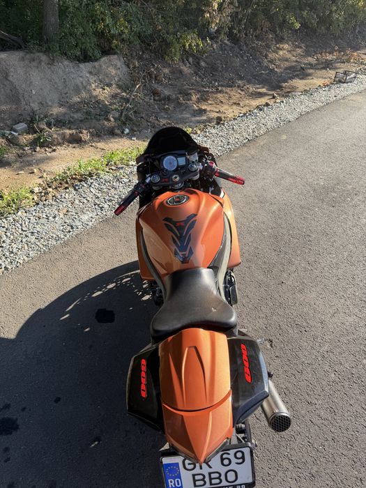 Suzuki GSX R 600 K8
