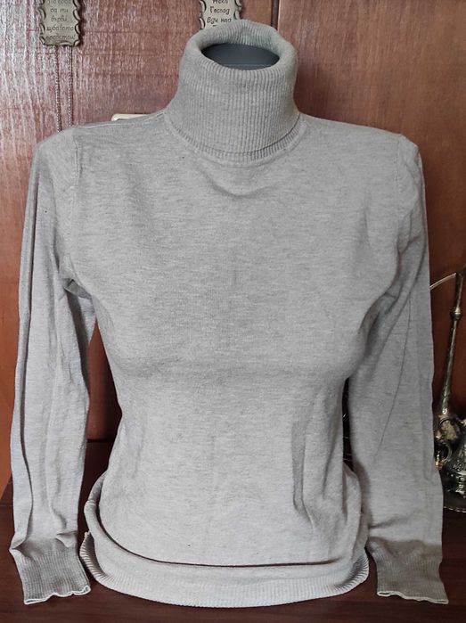 Фино мохерно поло и много зимни блузи по 5 € една.