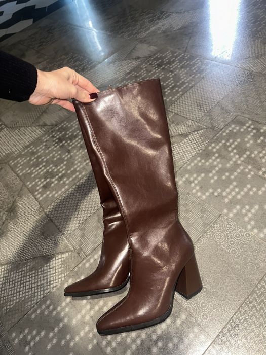 Дамски кафяви ботуши Bershka