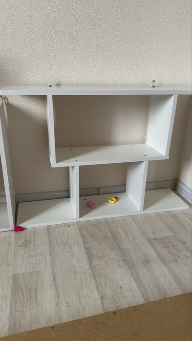 Полка настеннная