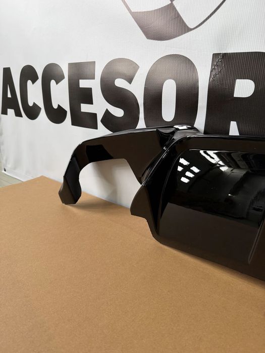 Difuzor bara spate model M5 BMW seria 5 F10(2010-2017) negru lucios