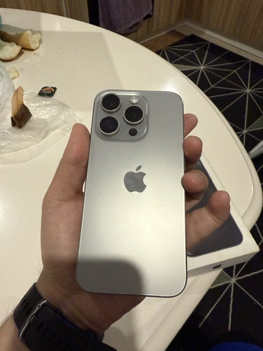 I phone 15 pro 256 GB