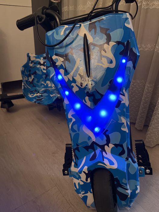 Vand triciclu electric copii