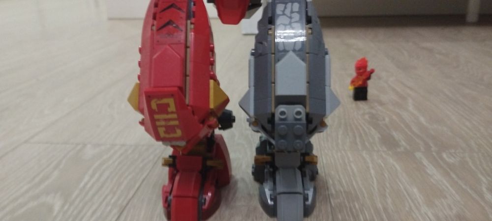 Игрушки LEGO и прочее.