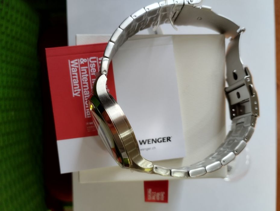 Часы швейцарские