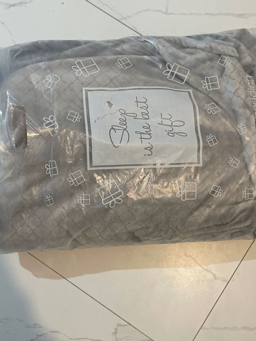 “Bedding & pillow covers”