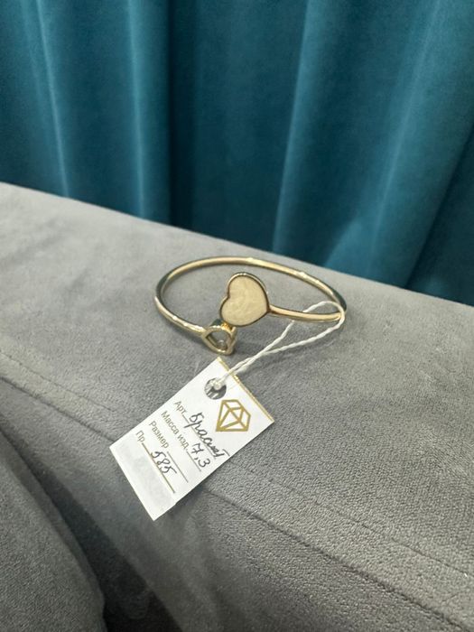 Продом золотой браслет срочно