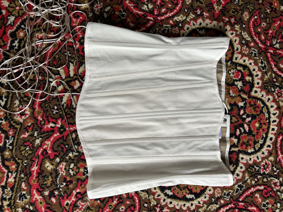 Корсет хорошо избавит от живота