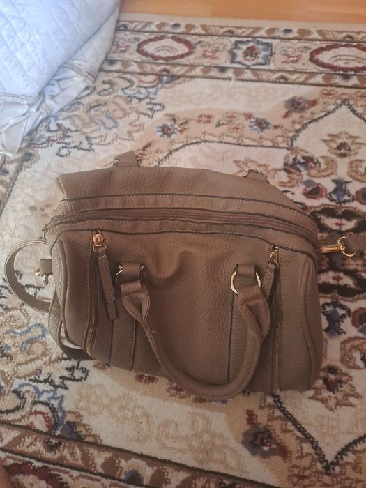 Продам женскую сумку