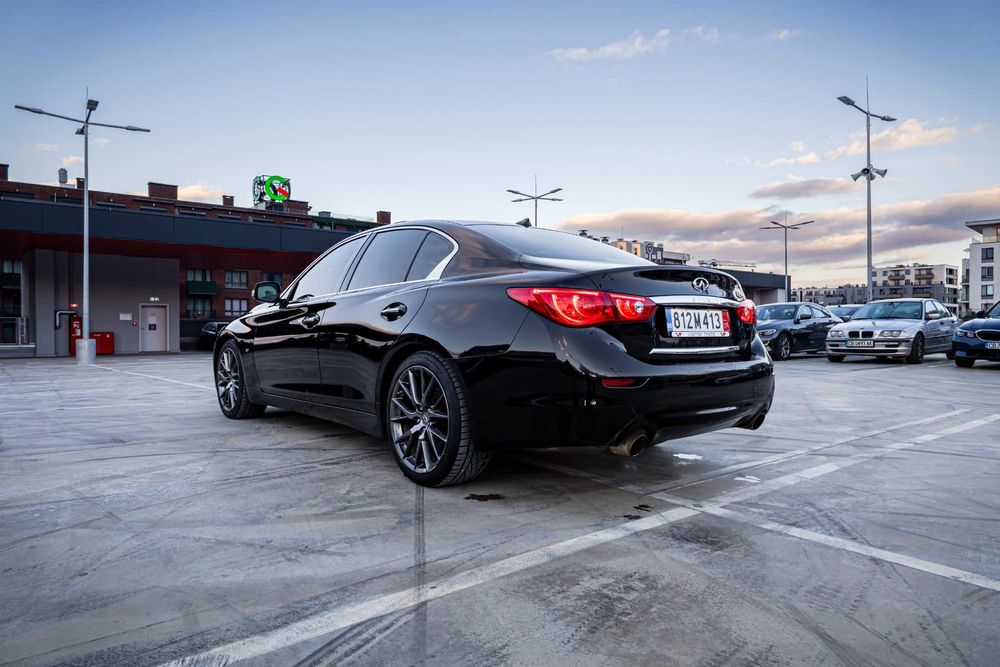 2015 INFINITI Q50 3.7 RWD