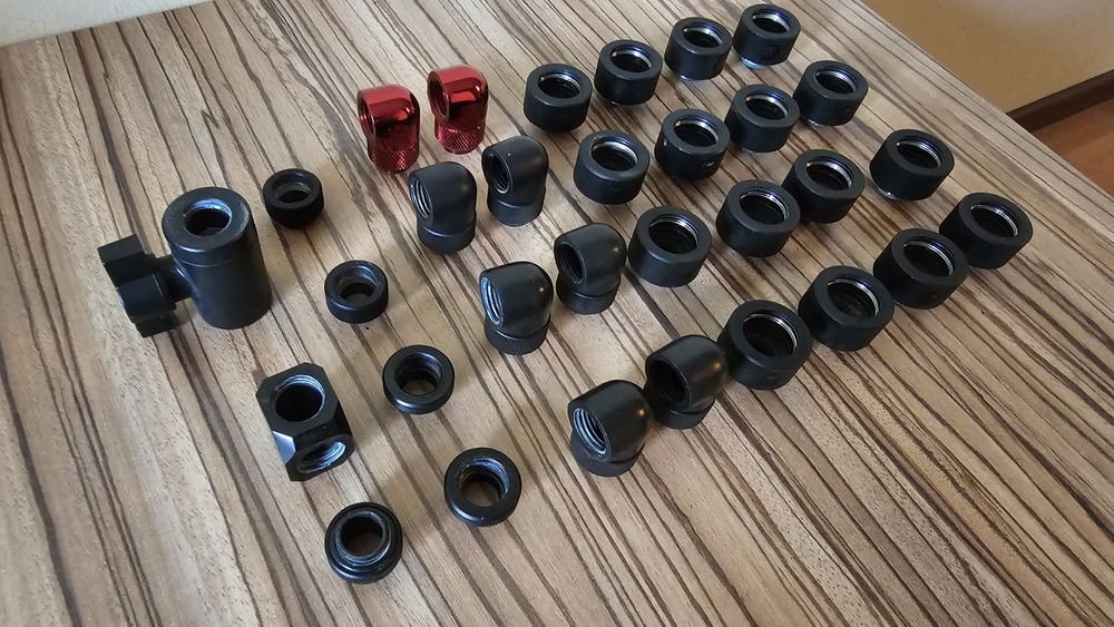 Fittinguri watercooling PC EK WB pentru hard tubbing