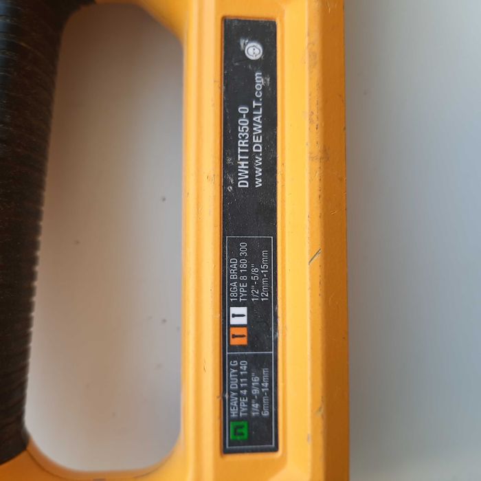 Степлер Dewalt DWHTTR350-0