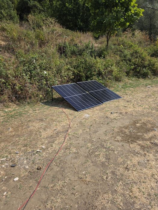 Малка фотоволтаична хибридна система 2000w