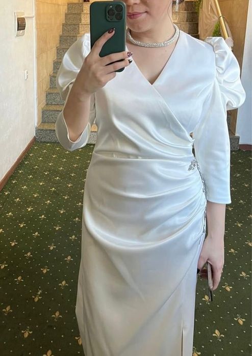 Платье вечерние.