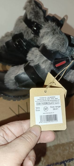 Продам демисезонные ботинки