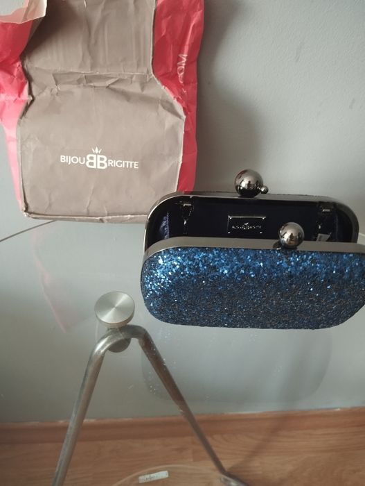 Дамска- чантичка.