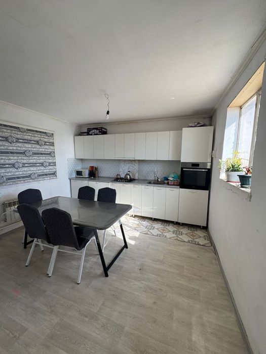 Үлкен арзан үй сатылады. Келісім бар