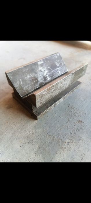 Молотки вшевные, призма, съёмник.