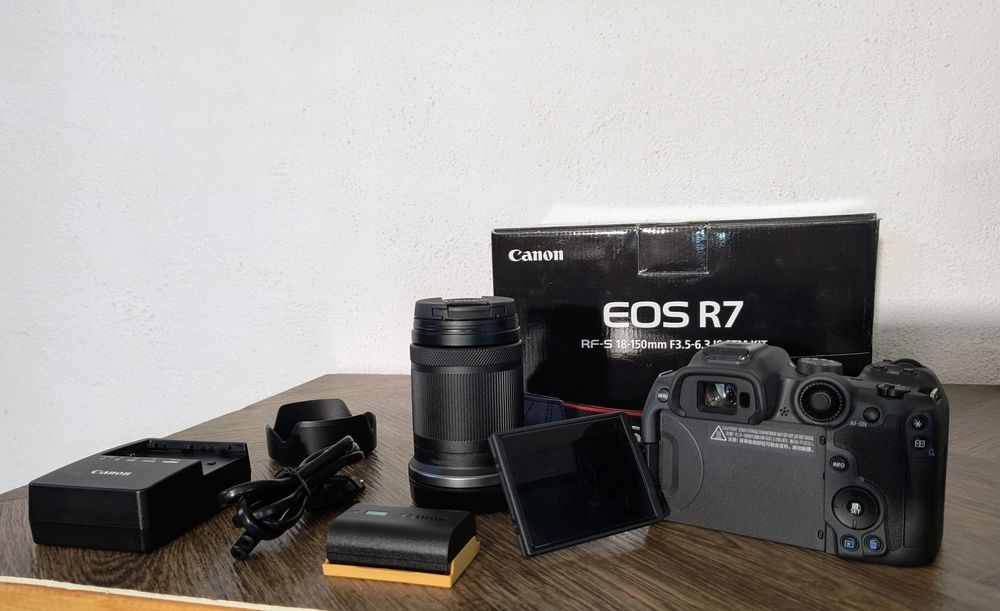 Canon Eos  R7 + obiectiv RF 18-150mm  IS STM