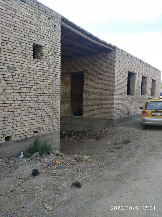 Запчасть бозорда,6сотокли курилиши тугалланмаган участок сотилади, нар