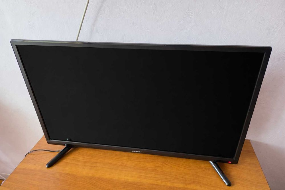 Телевизор Crown 32 инча LCD HD Ready