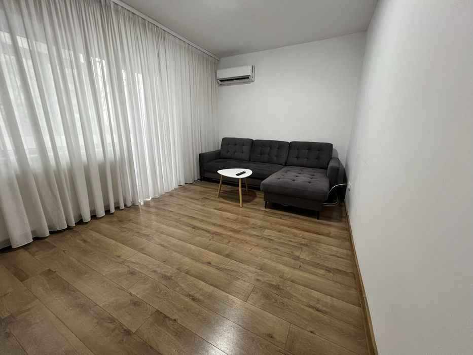 Inchiriez apartament 3 camere, bulevardul Unirii Focsani