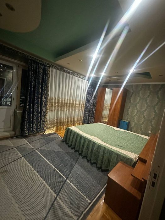 Arenda  3 xona Chorsu Roysin 130kv