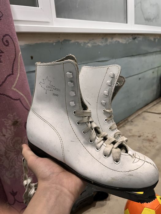 Коньки женские уу