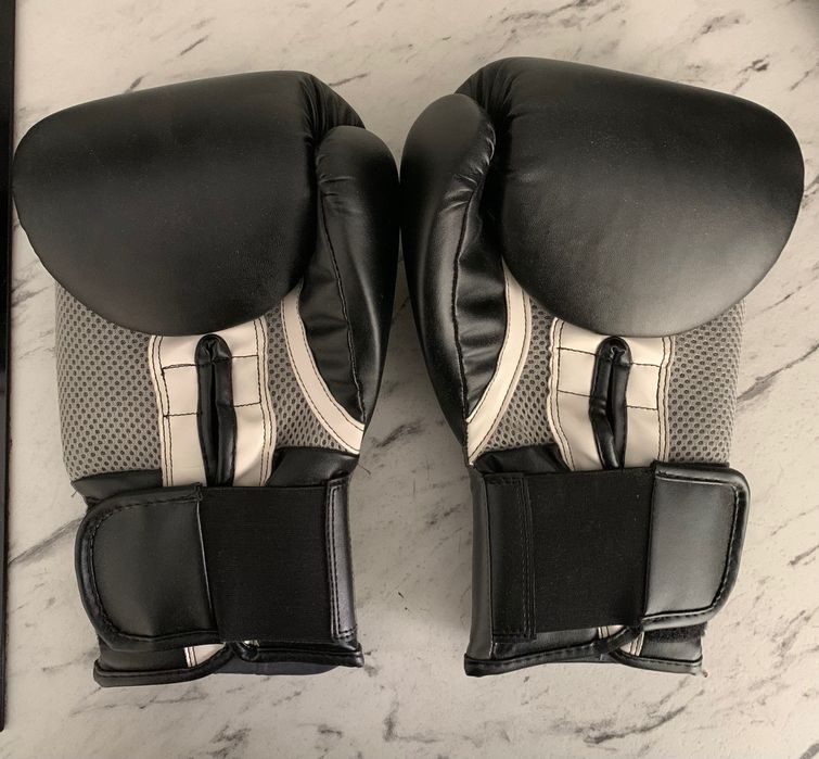 Продавам боксови ръкавици Lonsdale London Pro Training 14 oz