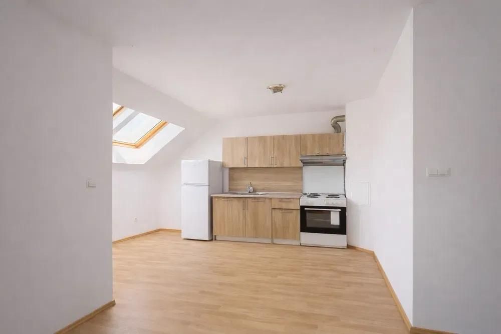 Продава се Тристаен апартамент в София, Орландовци - 100 кв.м за 1600 €/кв.м - Снимка #2