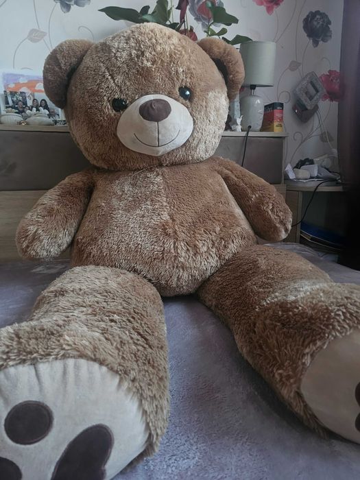 Плюшен мечок 140 см. Идеален за подарък на любим човек или дете