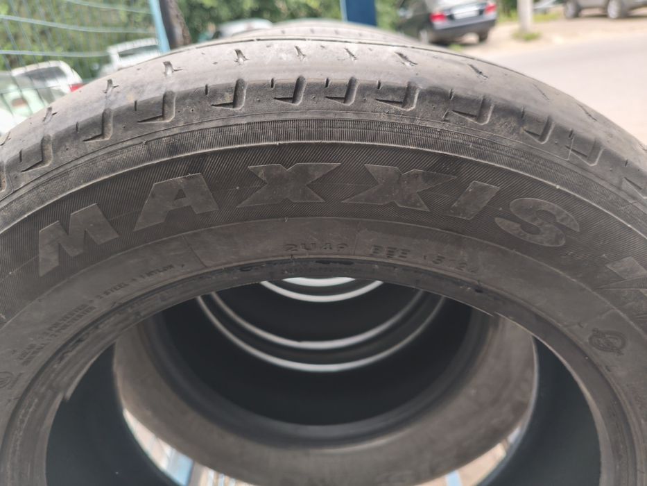 Комплект шин 215/60 R16