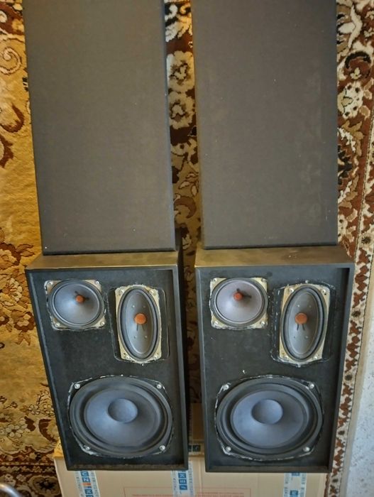 4 бр. трилентови тонколони с български говорители