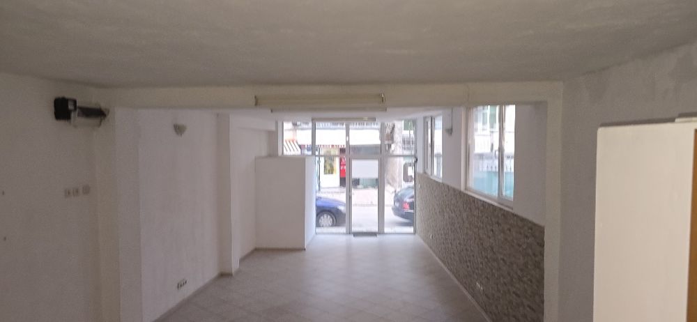 Дава се под наем Магазин в Асеновград - 70 кв.м за 357 € - Снимка #5