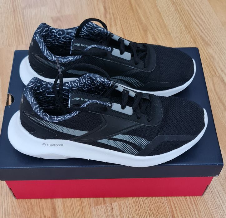 Reebok, adidasi 37,5