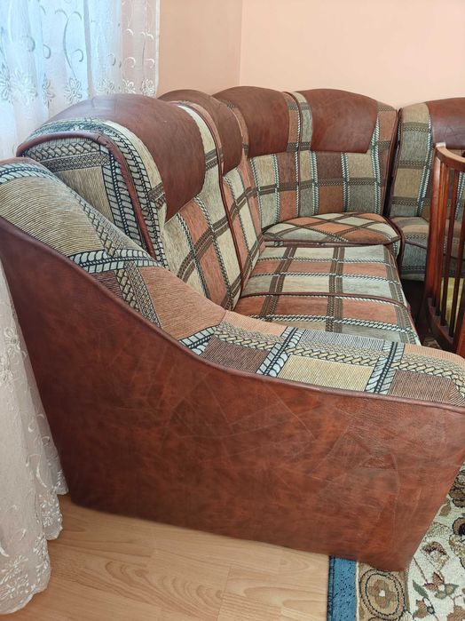 Vând colțar canapea extensibil