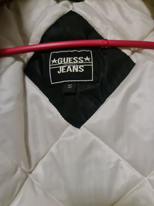 Дамско зимно яке Guess Jeans