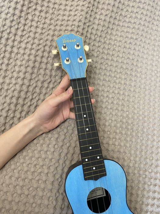 Продам укулеле сопрано