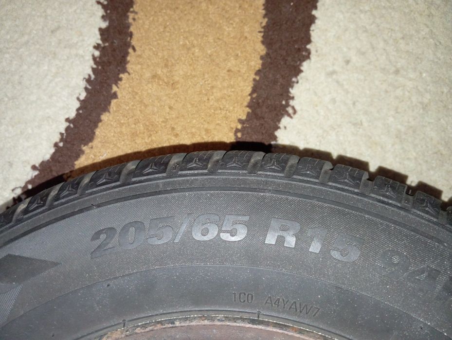 Vând Roți Iarna 205 65 R15