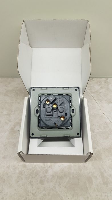 Стъклени контакти