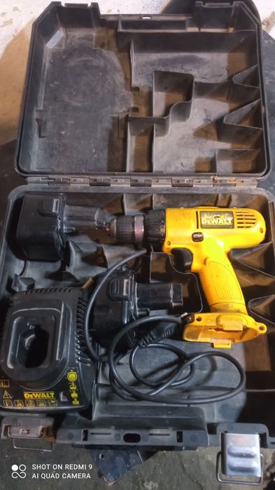 Шуруповерт девольт