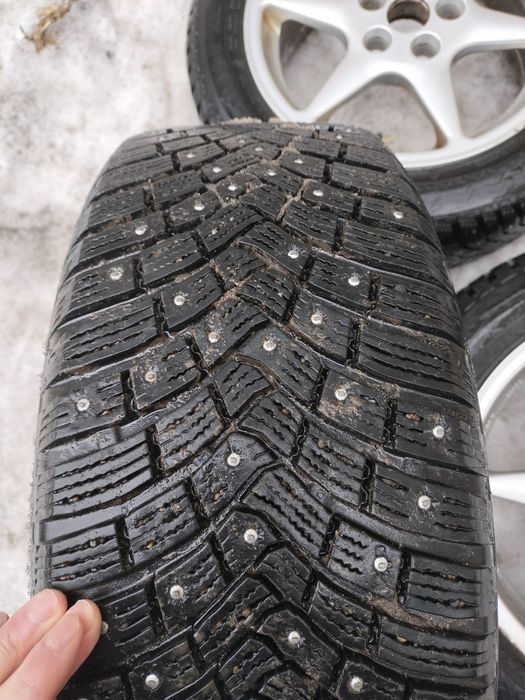 Шины с дисками зимние шипованые
