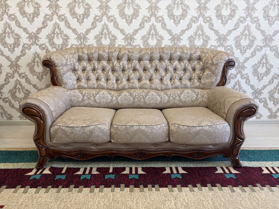 Продам комплект диванов