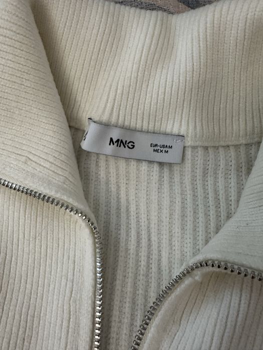 Кофта Mango, джинсы Zara