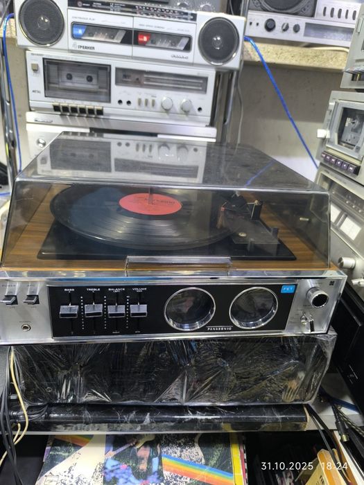 Panasonik SD -85 стерео проигрыватель винила,тюнер и усилитель в одном
