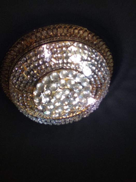 Prodam srochno lyustru