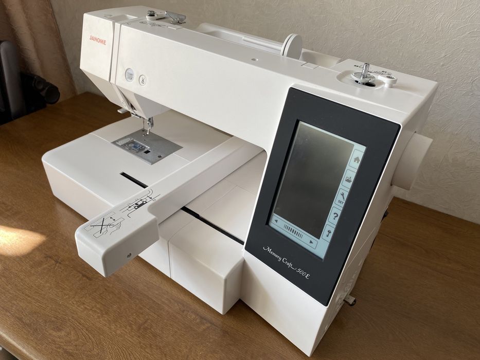 Продам вышивальную машину